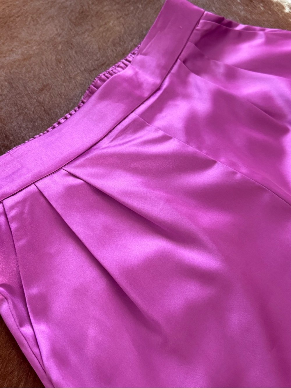 eesome Satin Fuchsia Pleated Women's Shorts